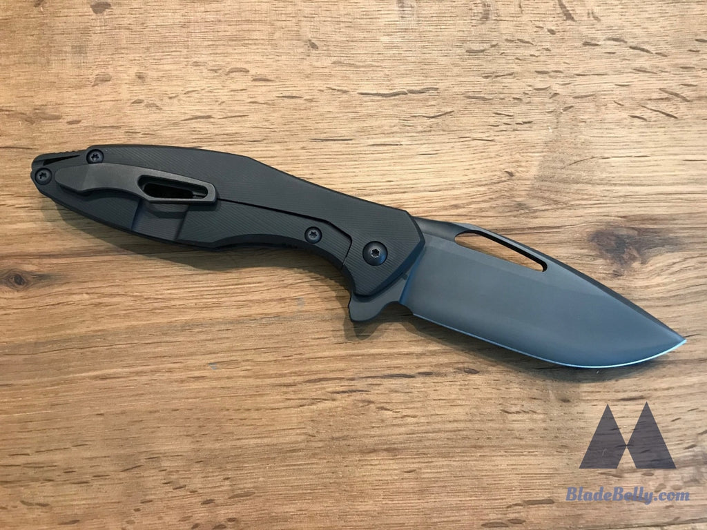 Koenig Arius - Blackout Cts-204P Dlc Blade With Marbled Carbon Fiber And Lightening Pockets