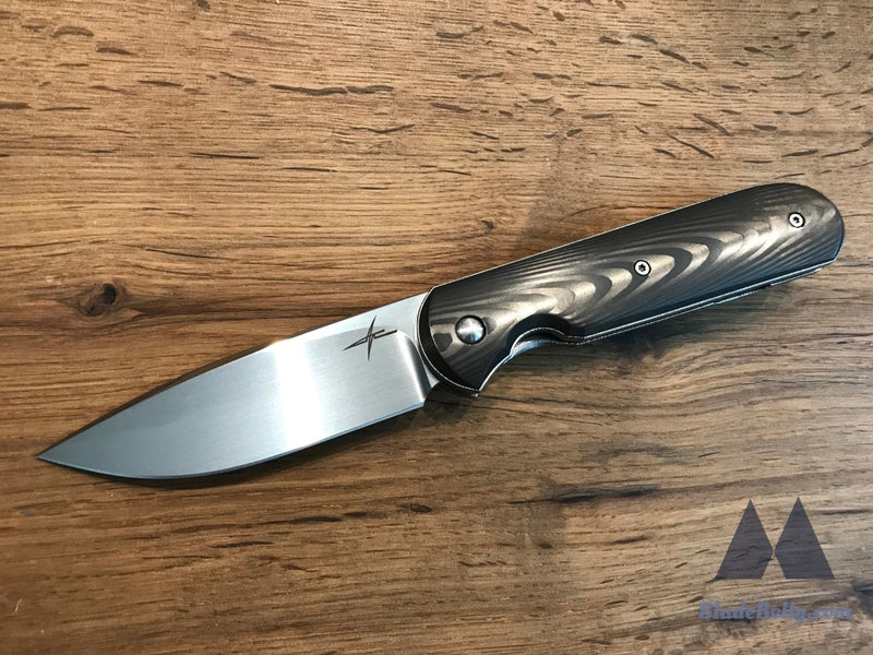 Gareth Bull Shamwari 3.3 - Hand Rub Drop Point Boomerang Carbon Fiber