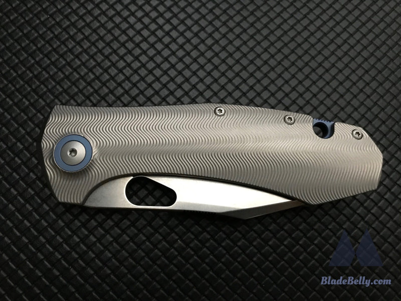 Giantmouse Gm5 - Satin Drop Point Textured Handle