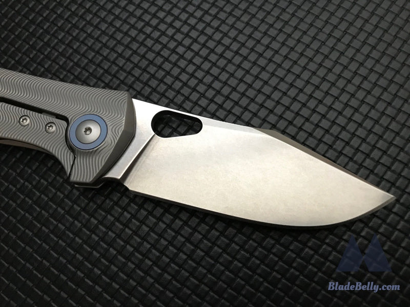 Giantmouse Gm5 - Satin Drop Point Textured Handle