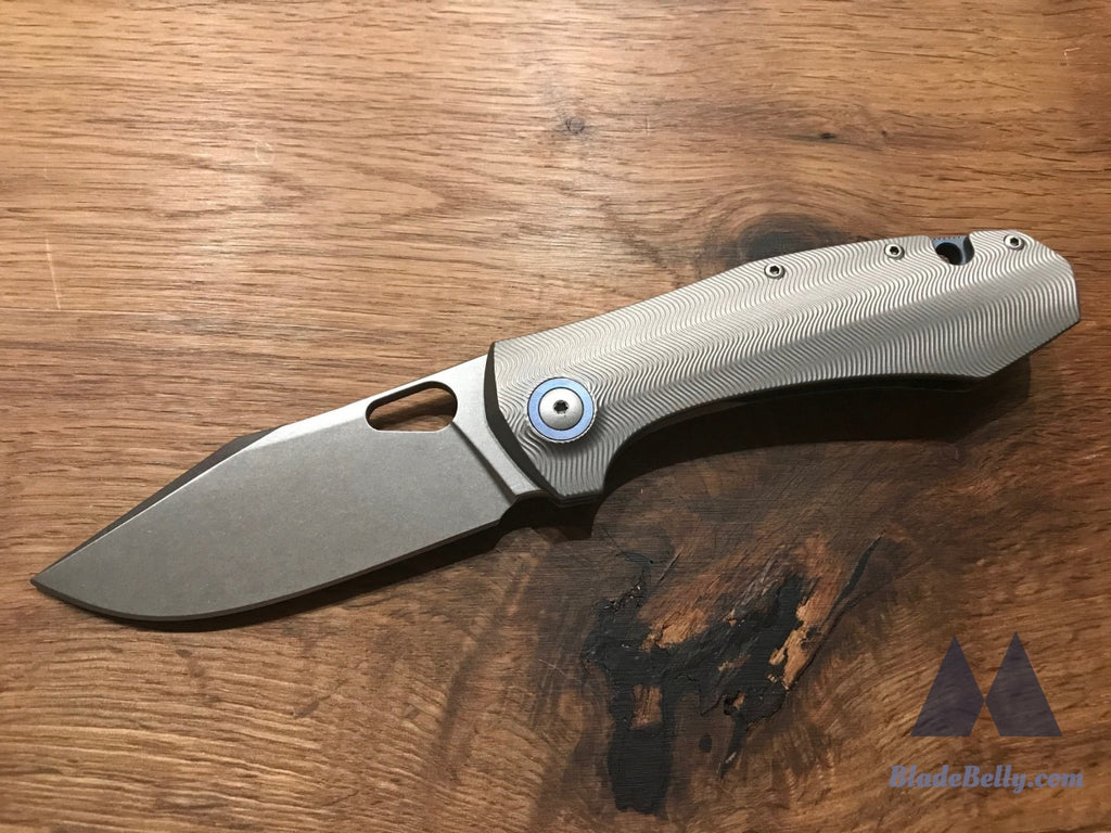 Giantmouse Gm5 - Satin Drop Point Textured Handle