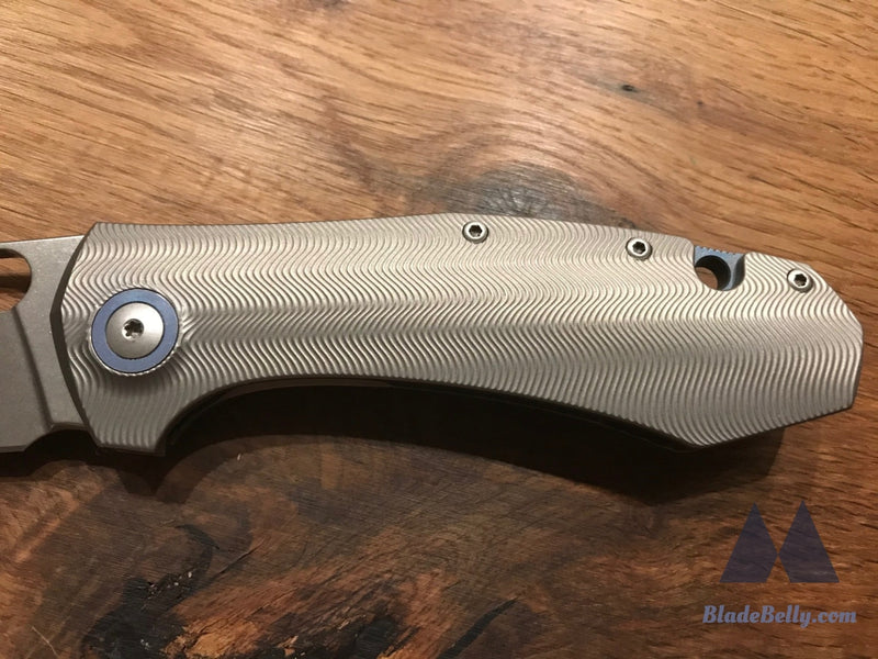 Giantmouse Gm5 - Satin Drop Point Textured Handle