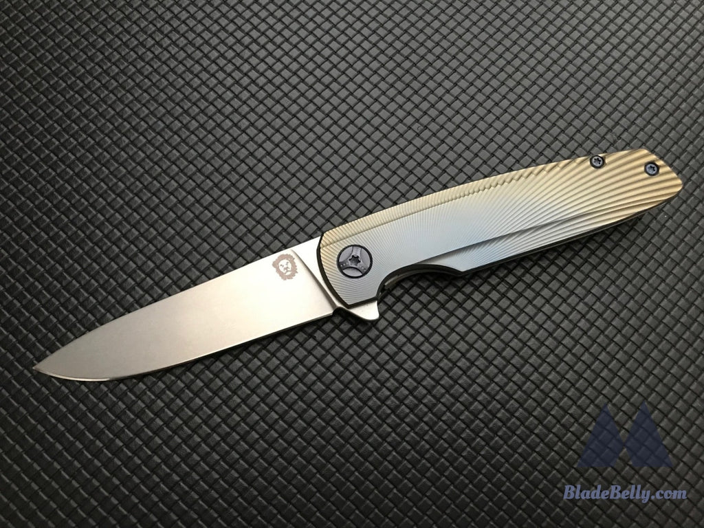 Holt Specter - Stonewashed M390 Three Tone Bent Starburst Handle