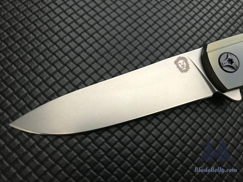 Holt Specter - Stonewashed M390 Three Tone Bent Starburst Handle