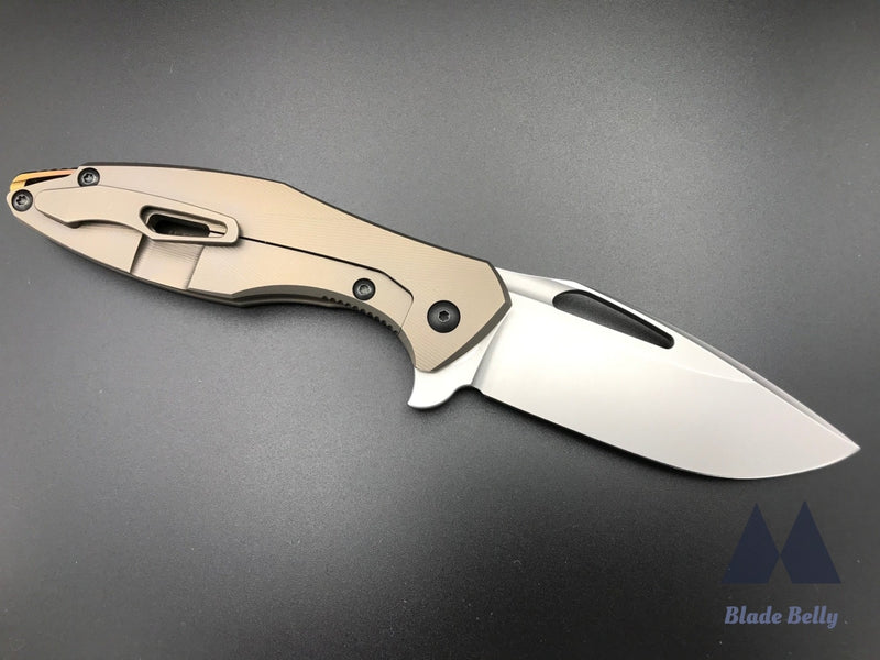 Koenig Arius - Burnished Blade And Patterned Bronze