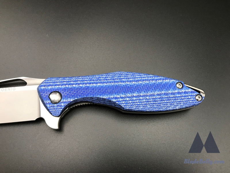 Koenig Arius - Burnished Blade Satin Flats Drop Point Blue Twill Carbon Fiber And Polished Hardware