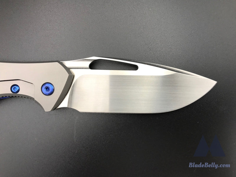 Koenig Arius - Hand Rub Drop Point Blue Twill Carbon Fiber And Anodized Polished Hardware