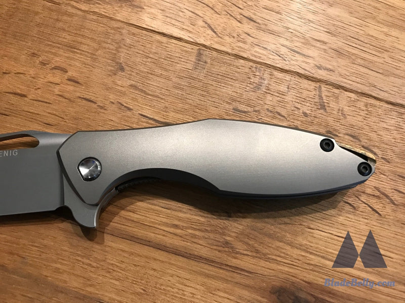 Koenig Arius - Hand Rub With Smooth Titanium Lightening Pockets