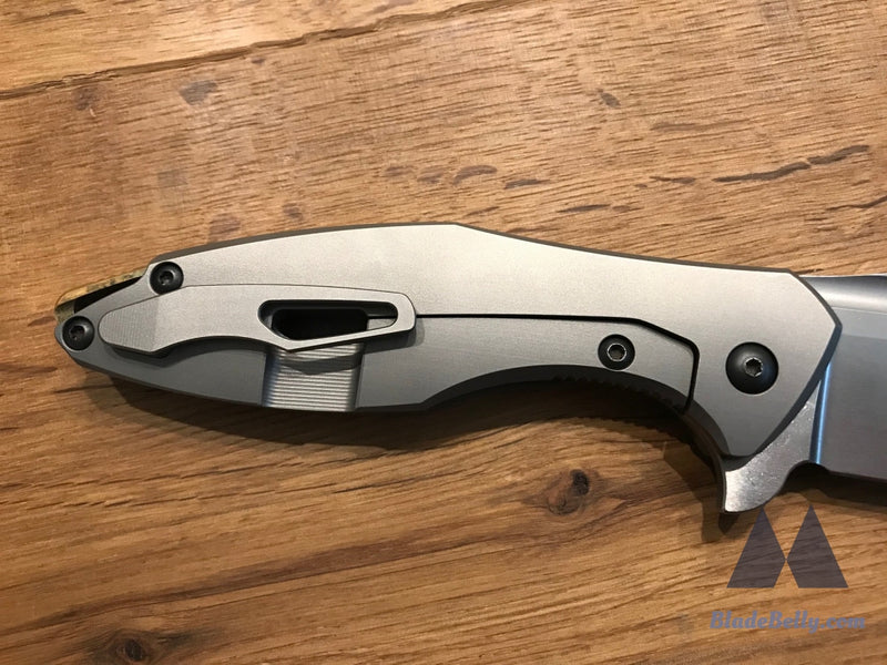 Koenig Arius - Hand Rub With Smooth Titanium Lightening Pockets