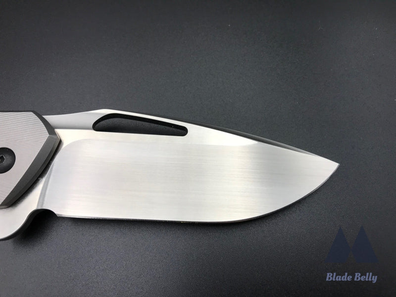 Koenig Arius - Hand Rubbed Blade W/ Carbon Fiber Handle