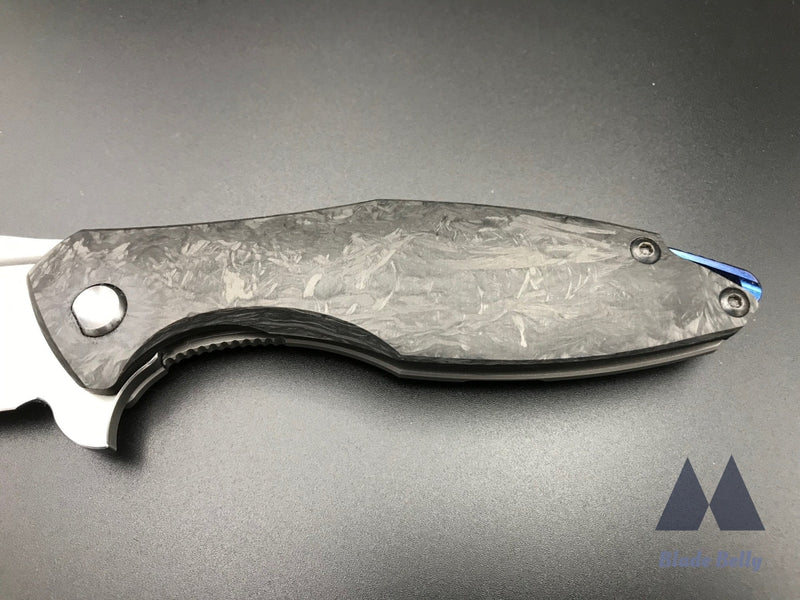 Koenig Arius - Satin Blade W/ Marbled Carbon Fiber Handle