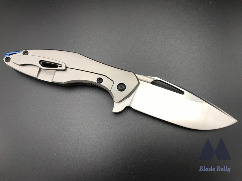 Koenig Arius - Satin Blade W/ Marbled Carbon Fiber Handle