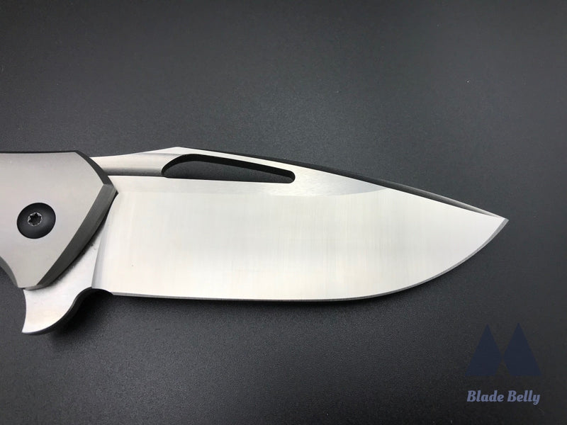 Koenig Arius - Satin Blade W/ Marbled Carbon Fiber Handle