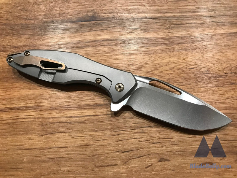 Koenig Arius - Satin Flats Carbon Fiber With Bronze