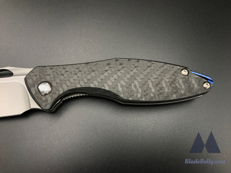 Koenig Arius - Stonewashed Drop Point With Black Carbon Fiber