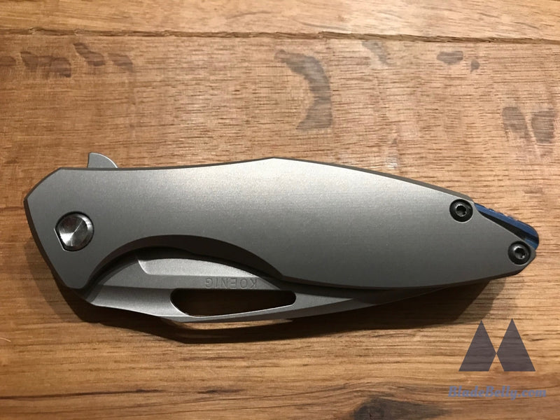 Koenig Arius - Stonewashed Patterned Contoured Ti