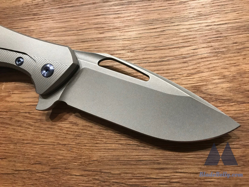 Koenig Arius - Stonewashed With Blue Carbon Fiber