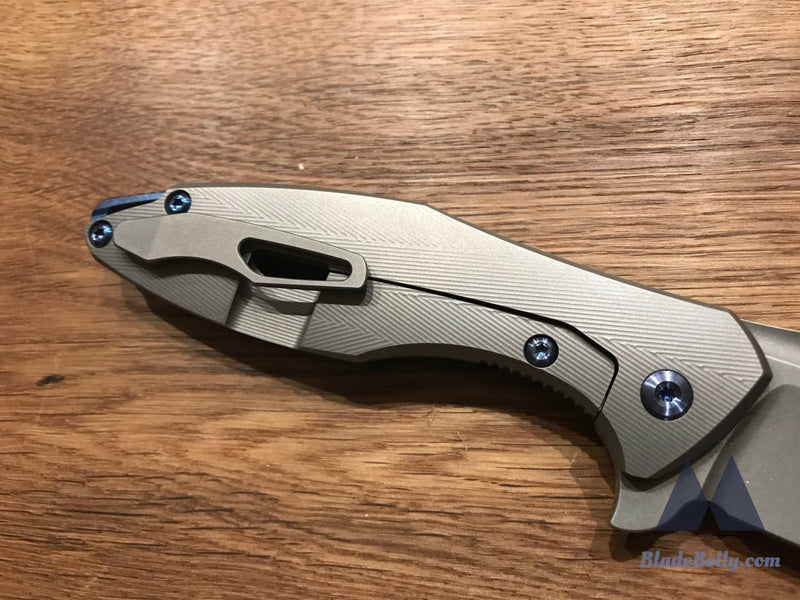 Koenig Arius - Stonewashed With Blue Carbon Fiber