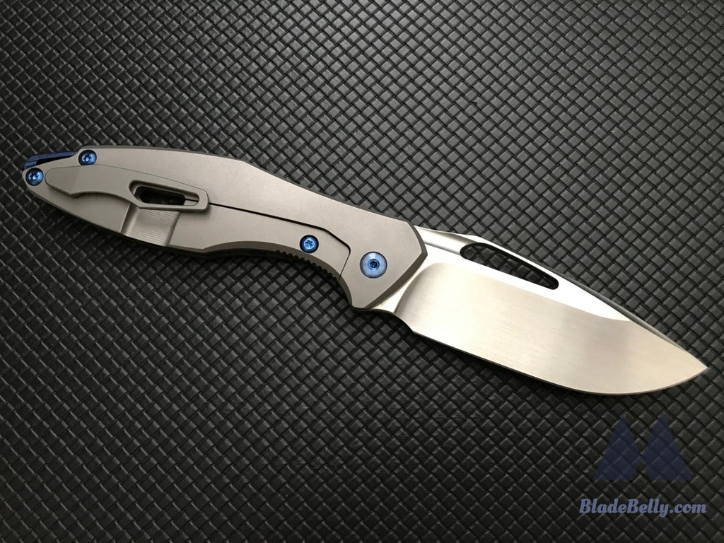 Koenig Arius Style 55 - Flipper Delete Hand Rub Carbon Fiber