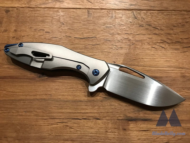 Koenig Arius Style 55 - Hand Rub Carbon Fiber Lightening Pockets