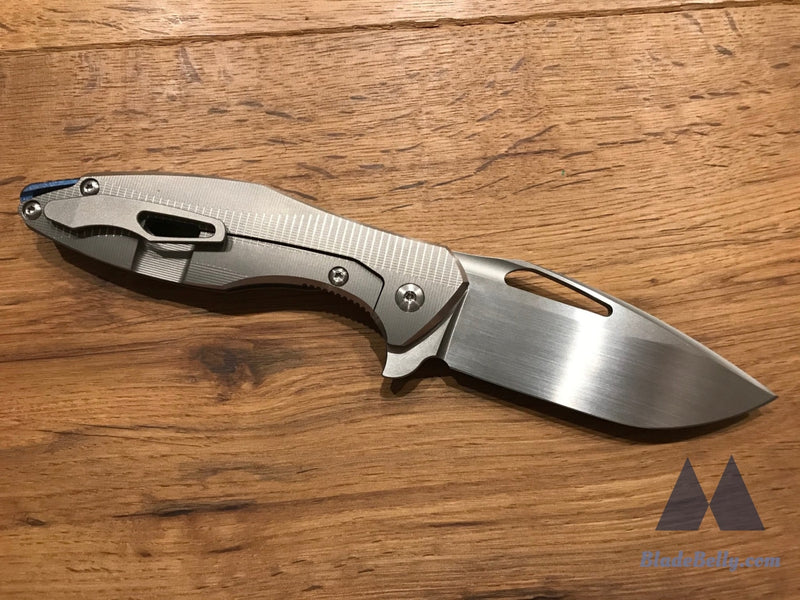 Koenig Arius Style 57 - Hand Rub With Lightening Pockets