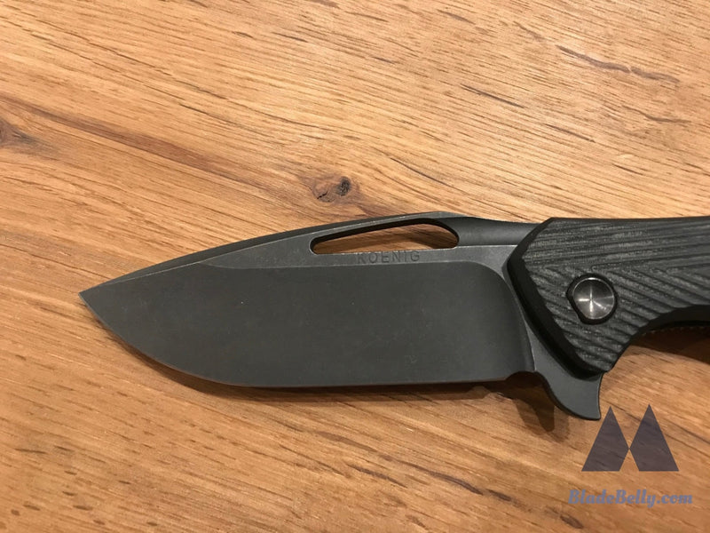 Koenig Arius - Tumbled Dlc Drop Point Black Textured Micarta And Hardware