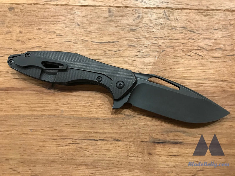 Koenig Arius - Tumbled Dlc Drop Point Black Textured Micarta And Hardware