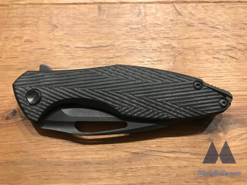 Koenig Arius - Tumbled Dlc Drop Point Black Textured Micarta And Hardware