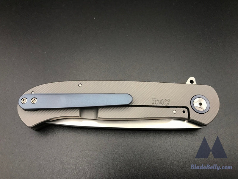 Trevor Burger Atlas Cfl #0419 - Hand Rub Blade Zirc Bolsters And Marbled Carbon Fiber Scales