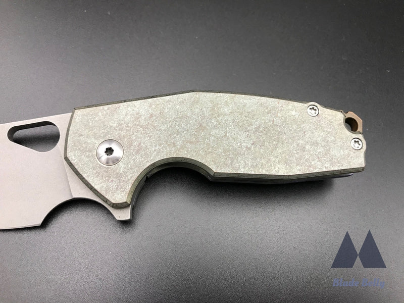 Vox Knives F9 - Stonewash Blade And Tumbled Antique Green Handles