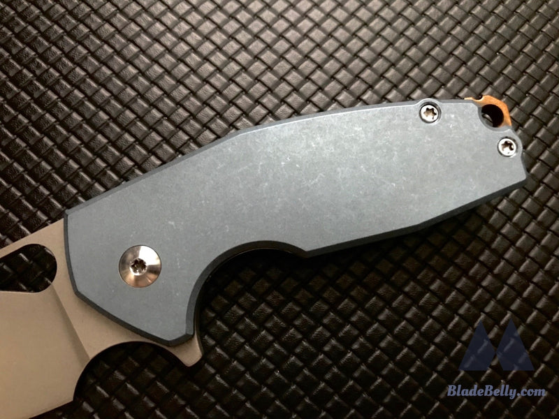 Vox Knives F9 - Stonewashed Blade Tumbled Blue Handles